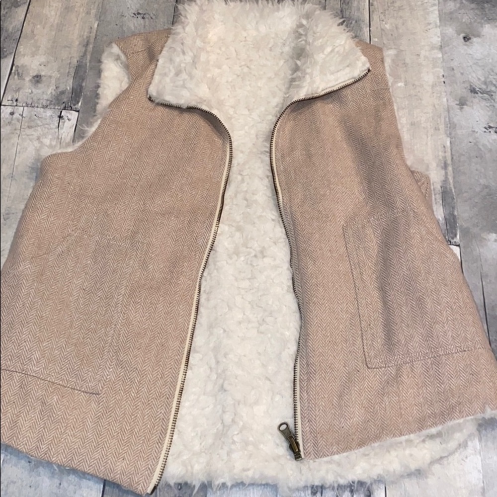 Reversible vest